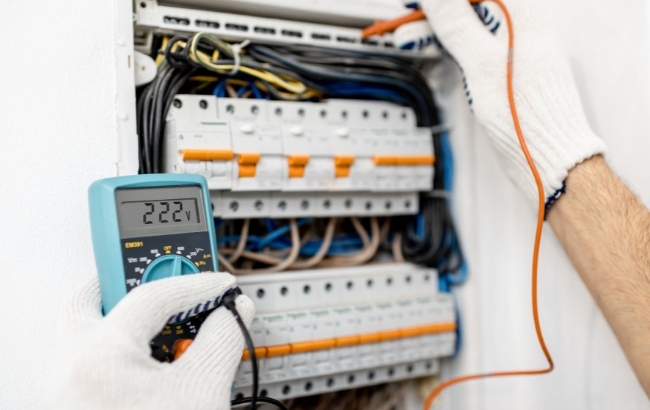 Manutenzione Impianti Elettrici Manutenzione Impianti Elettrici